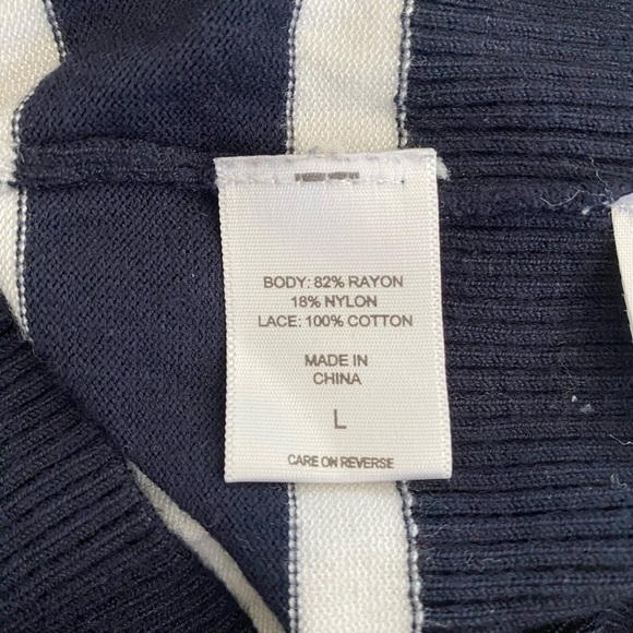 New York & Co. 7th Ave Design Studio Woman’s Blue and White Striped Sweater Sz L - Picture 9 of 12